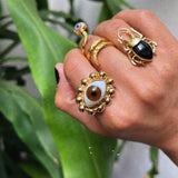 Anillo Laminado de Amuleto con Ojo de Cristal (Café)