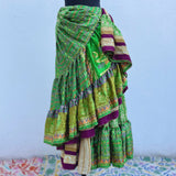 Falda de Seda Con 25 Yardas