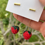 Aretes con Fresas de Chapa de Oro